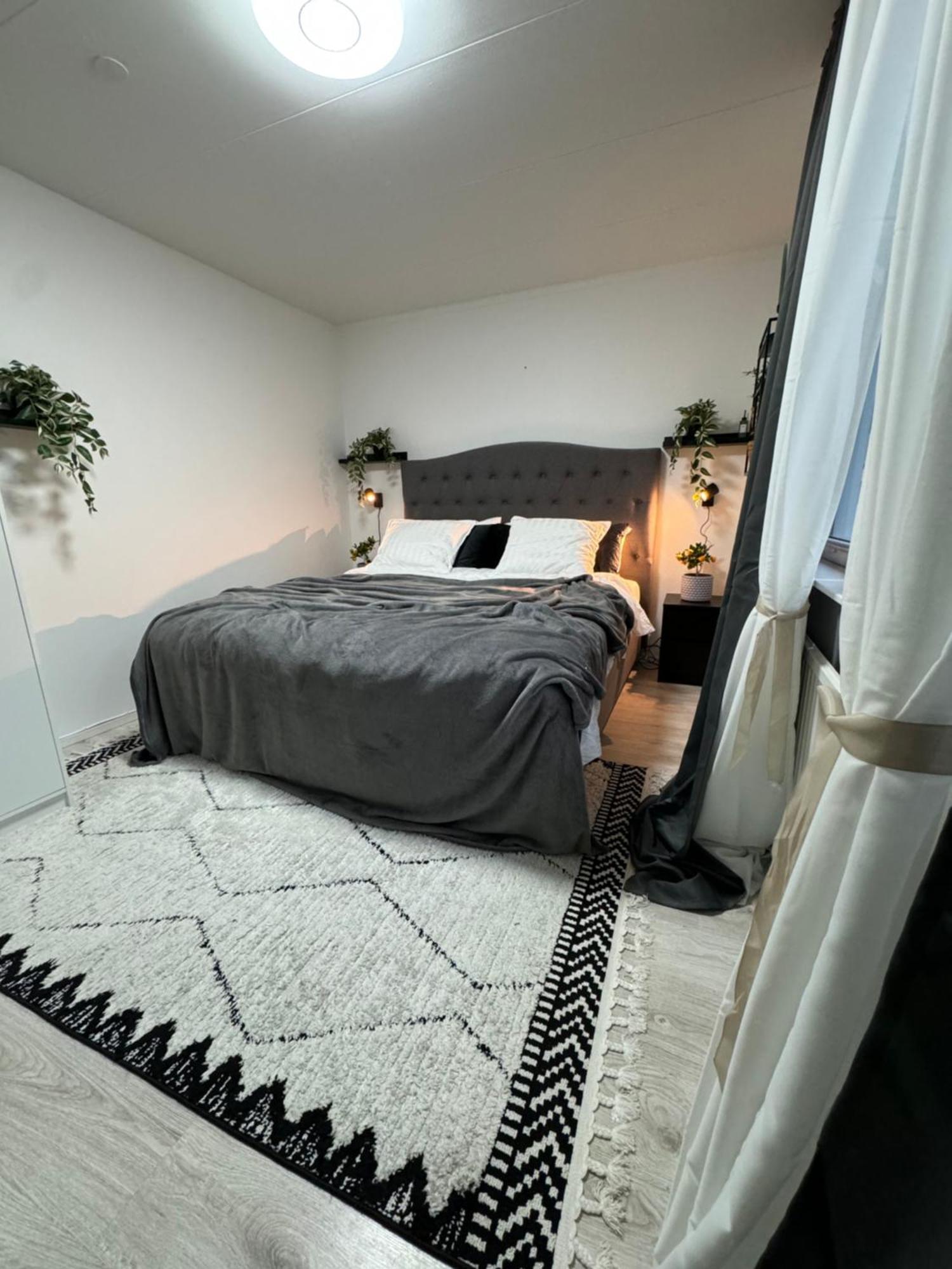 So Easy Stay, Malmo