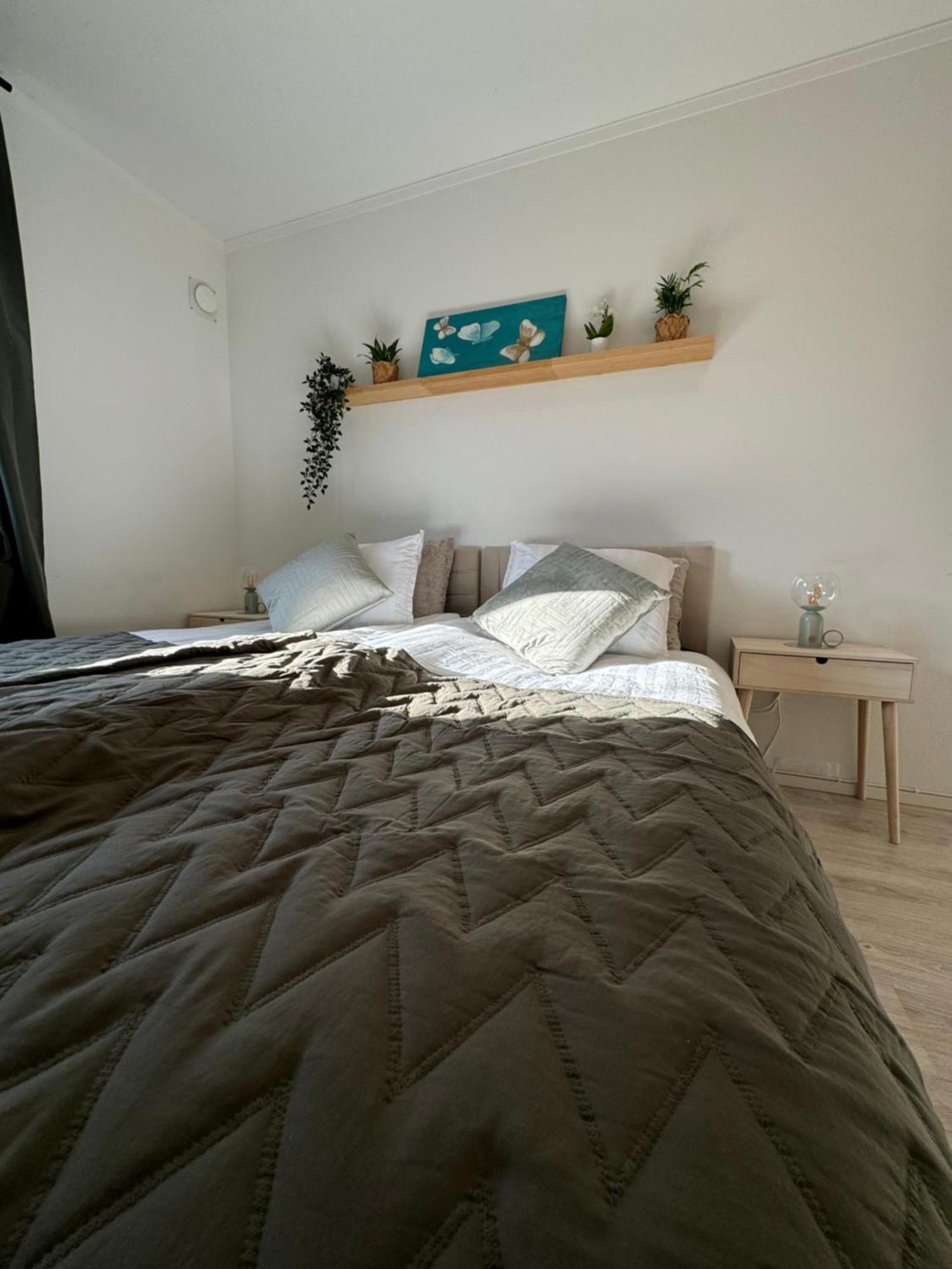 So Easy Stay, * Malmo
